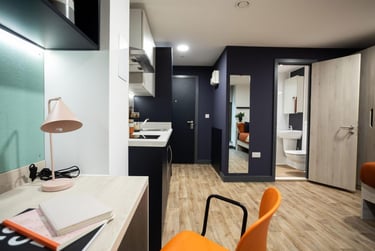 1 bed studio, Cookridge Street, City Centre, Leeds, LS28GL - Image 3